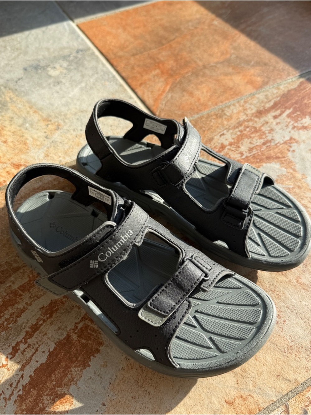 Columbia Black Techsun Vent Kids' size 4 Sandals